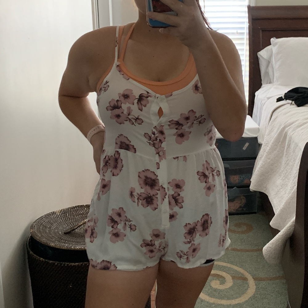 BRANDY MELVILLE Floral Romper
